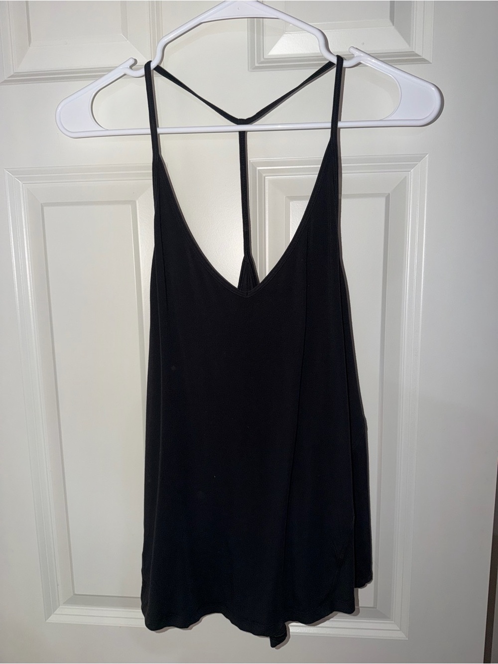 Lululemon Women's Black Strappy V-Neck Back Slit Tank Top Size 6